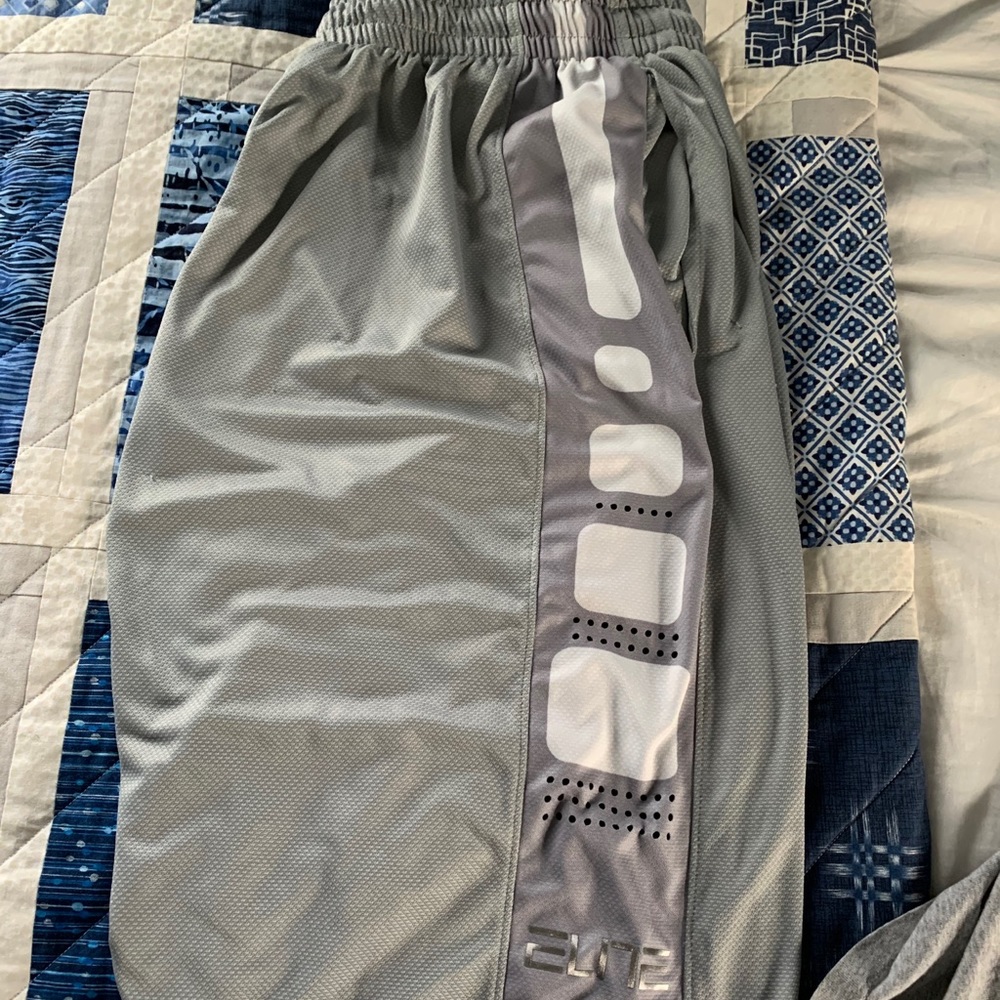 Men’s Nike Elite basketball shorts